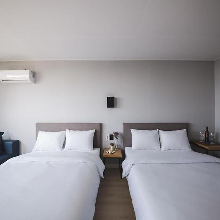 Sallys Jeju Hotel Dış mekan fotoğraf